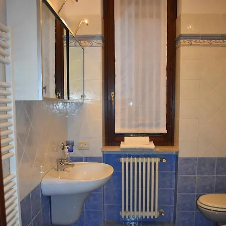 Red & Blu Luxury 8/private Parking * Desenzano del Garda